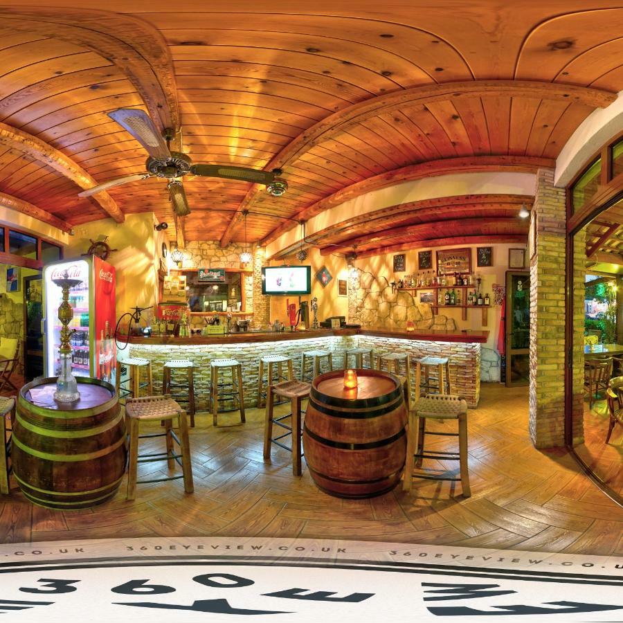 מאליה The Draught House Pub-Inn מראה חיצוני תמונה