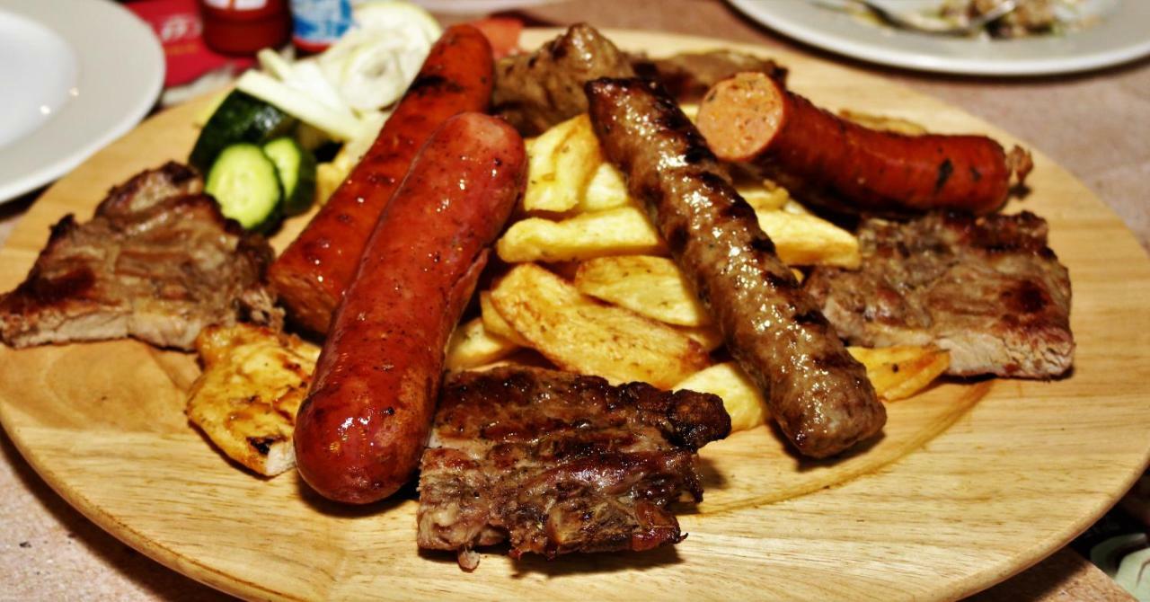 מאליה The Draught House Pub-Inn מראה חיצוני תמונה