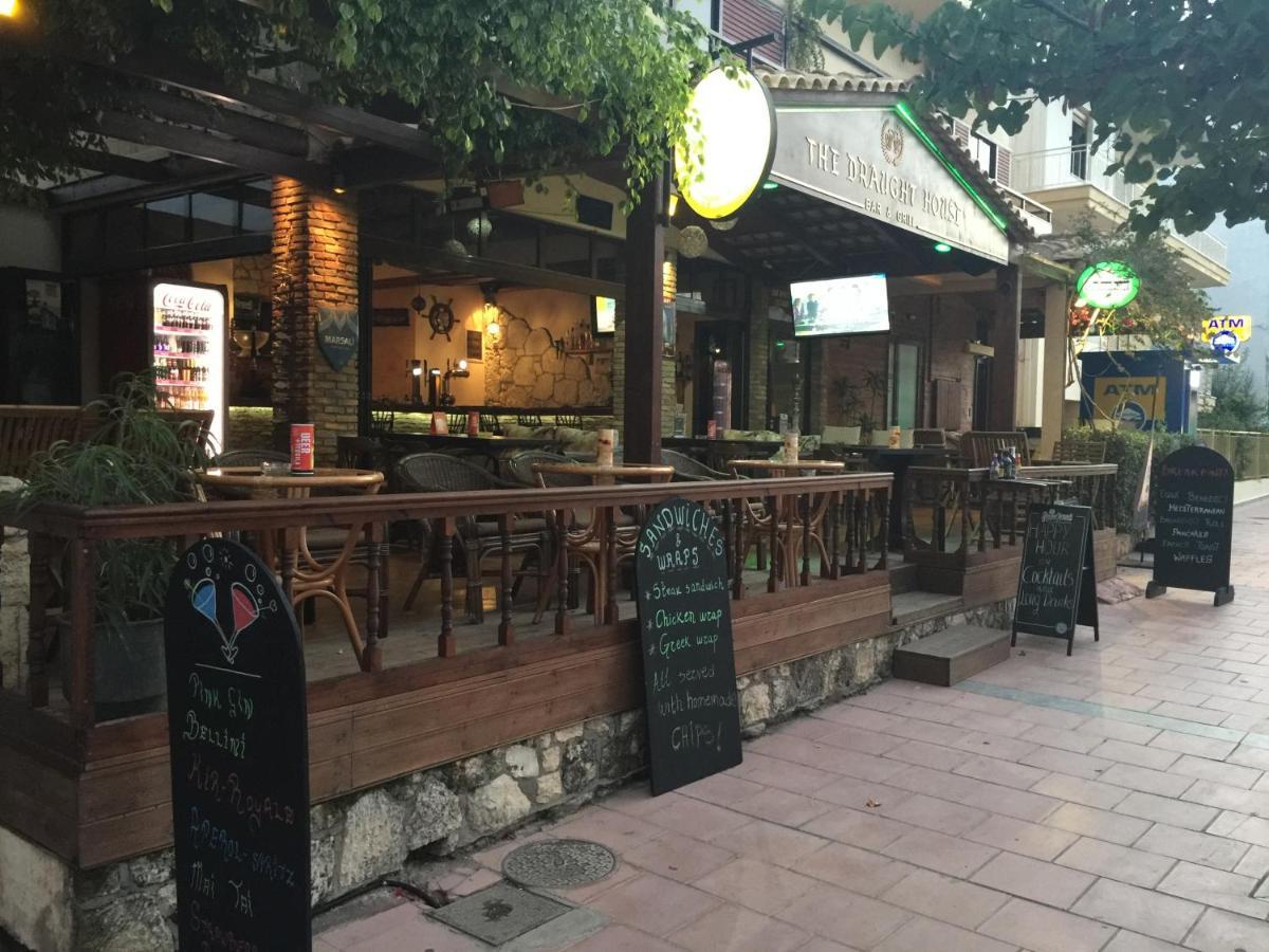 מאליה The Draught House Pub-Inn מראה חיצוני תמונה